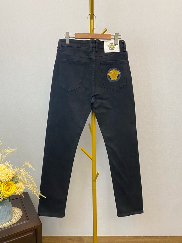 ブランドジーンズ側面デザイン